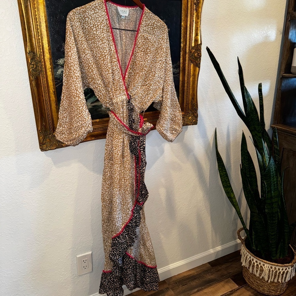 TAJ Sabrina Crippa Leopard Print Tan Ruffle Wrap Maxi Dress Dolman Sleeve M